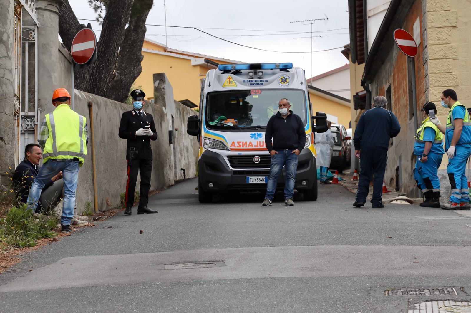 L'incidente in via di Montenero (foto Dario Marzi)