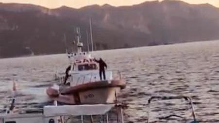 Arbatax, 70enne esce in barca e finisce in acqua: salvato 