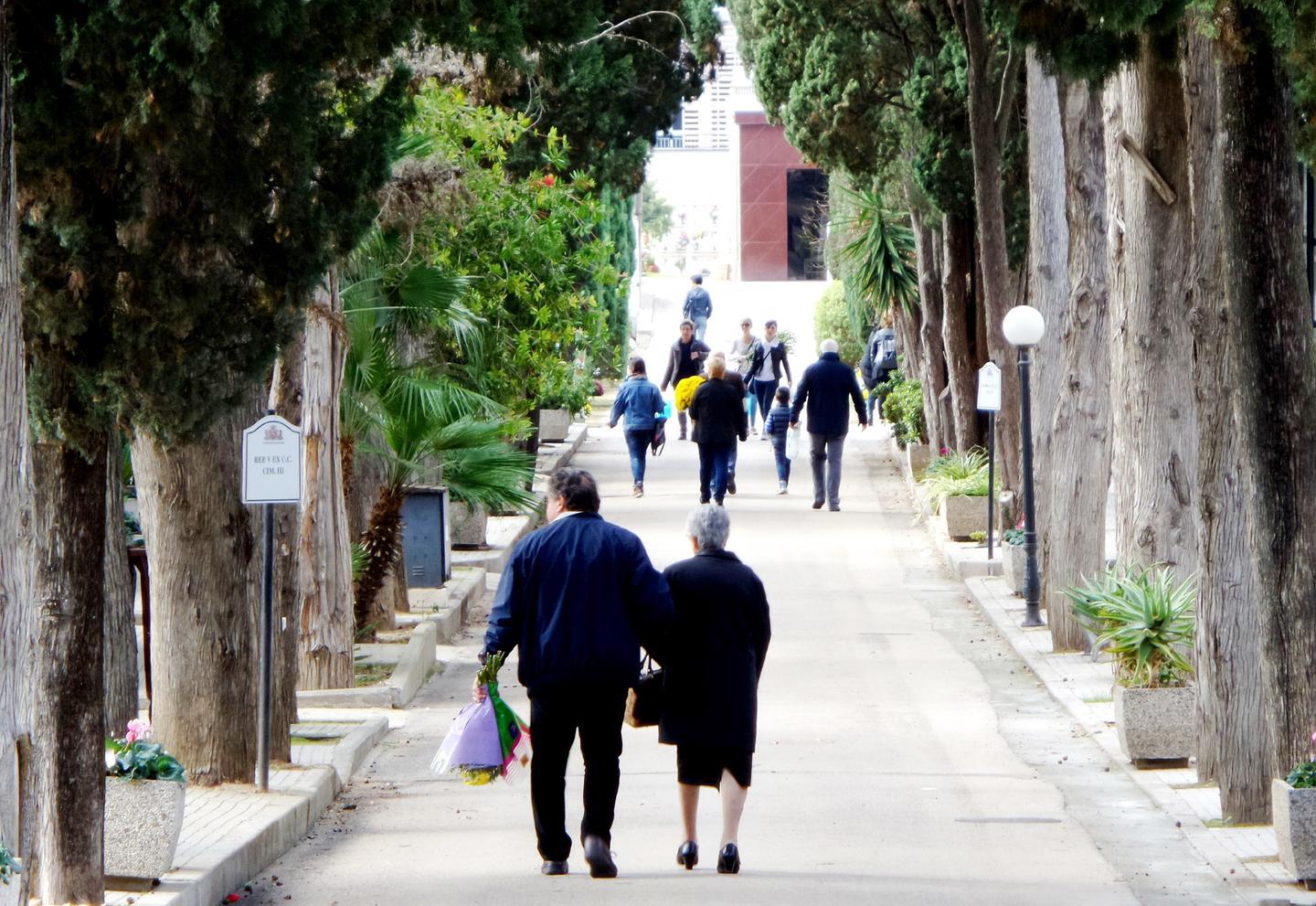«Complicato gestire i funerali» 