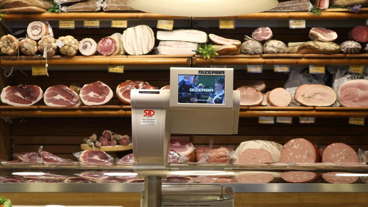 In magazzino e al banco, l’alimentari assume