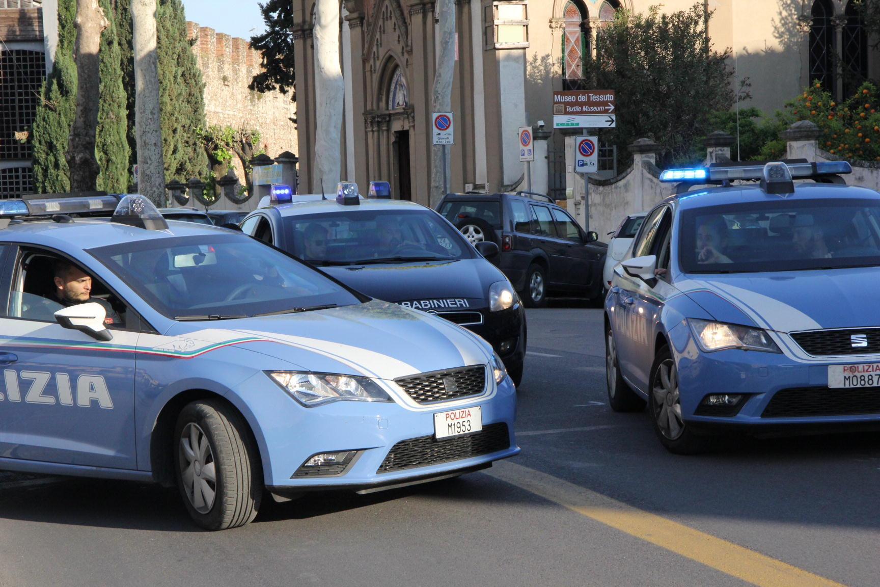 Rissa tra cinesi nel cortile del condominio: sei denunce