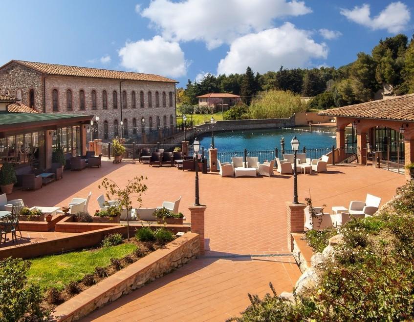 Una veduta del complesso Calidario Terme Etrusche a Campiglia Marittima