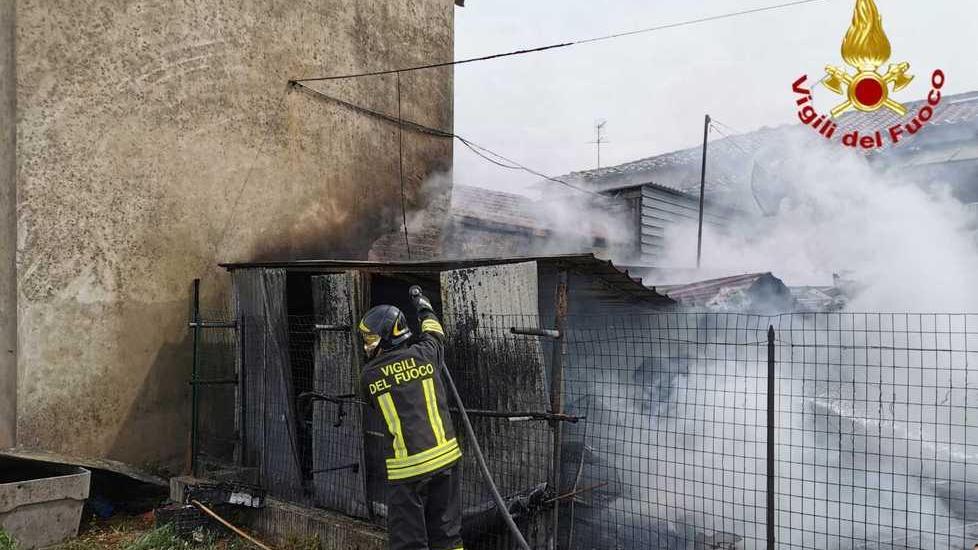 A fuoco due rimesse nel giro di un paio d’ore a Ponte e Monsummano