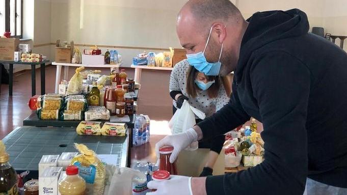 Buoni spesa e pacchi alimentari dal Comune aiuti a 149 famiglie