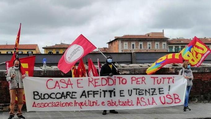 «Casa, reddito e diritti subito» presidio davanti alla prefettura