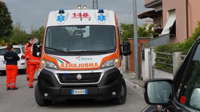 Dà in escandescenze in casa e all’ospedale, arrestato