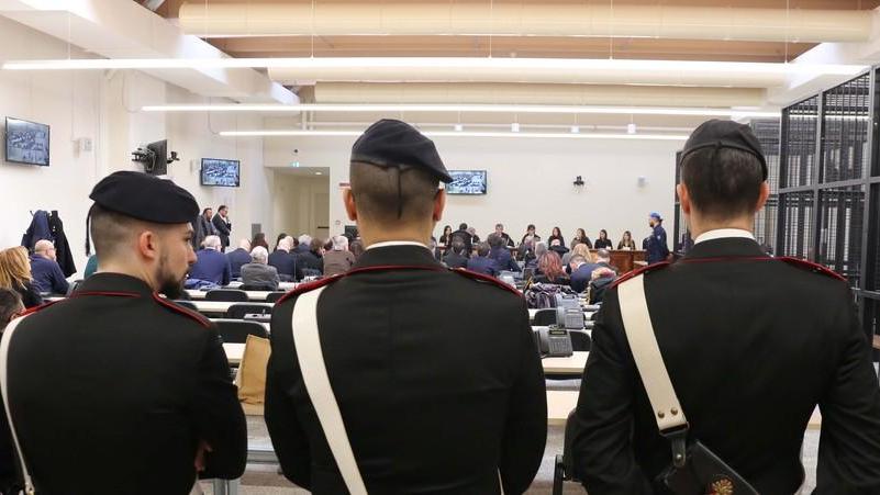 Aemilia, l’Ausl: «50 in aula» ma sono previsti 200 legali
