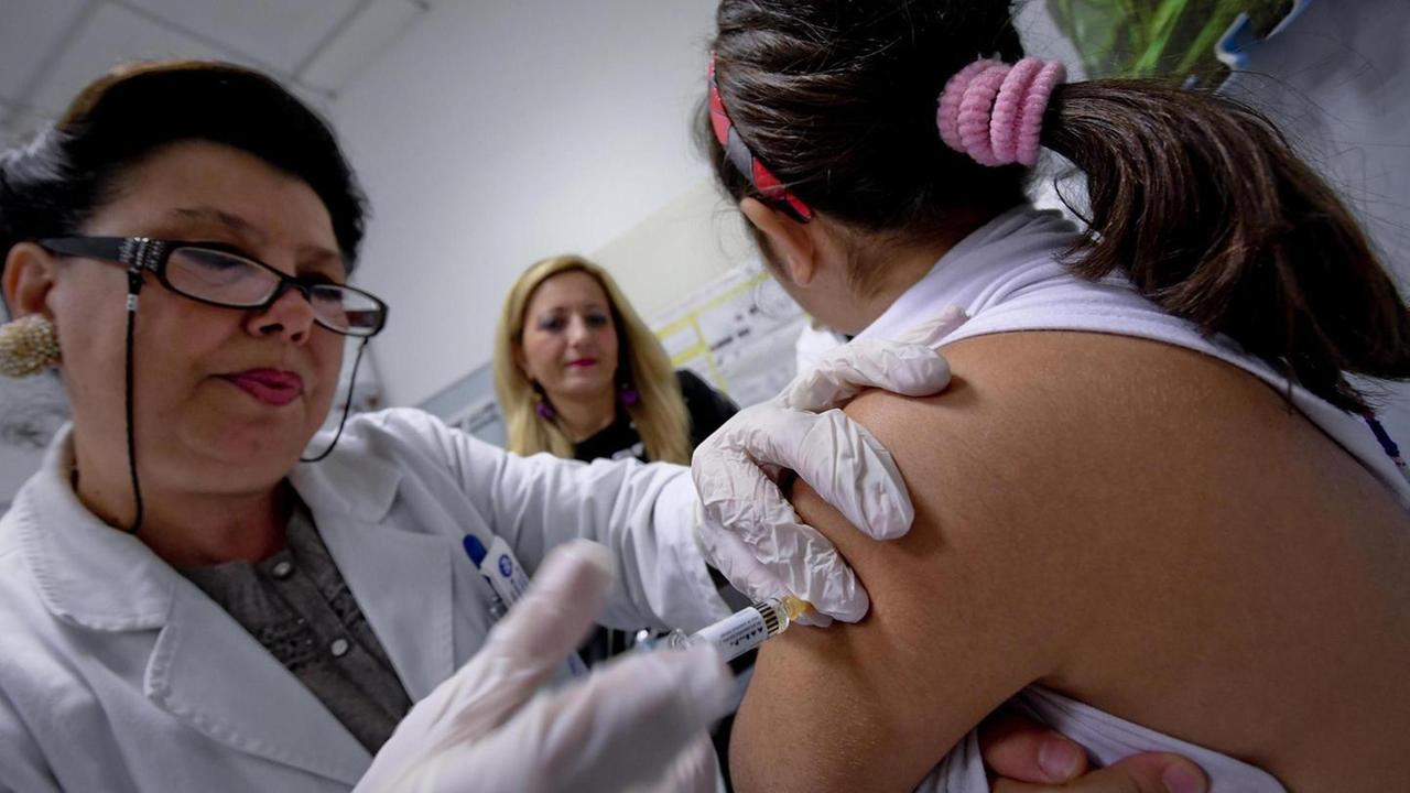 Oggi con la Nuova il libro sui vaccini