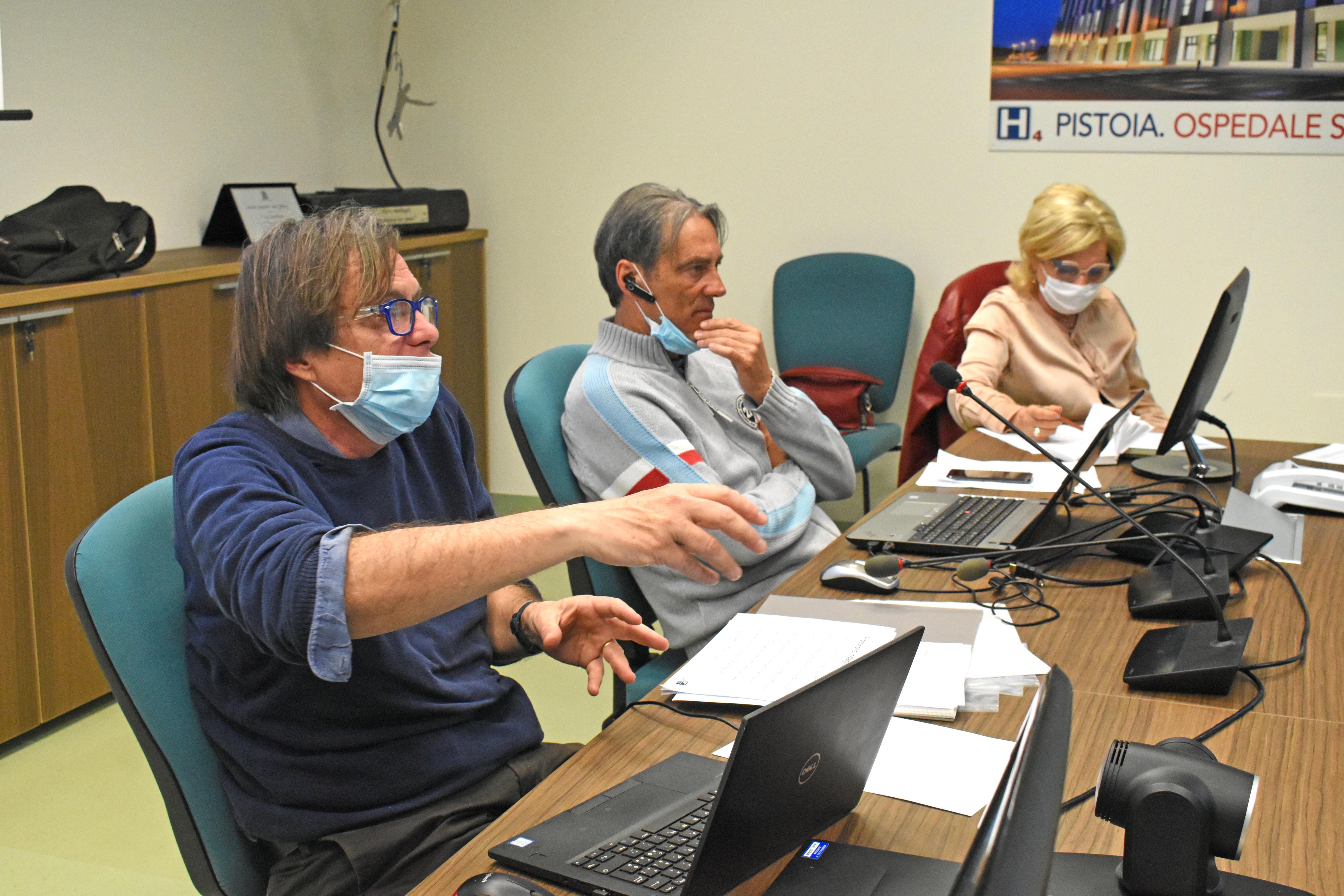Francesco Cipriani (in primo piano) e Renzo Berti alla conferenza stampa di presentazione dei risultati dell'indagine epidemiologica