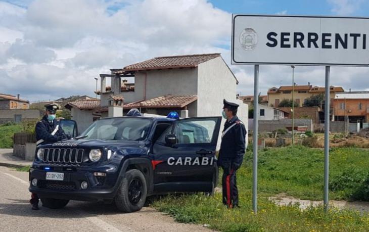 Serrenti, deteneva anche una balestra nella casa-market dello spaccio