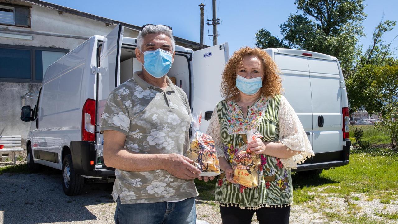 I brigidinai Giusy Sireci e il marito hanno preso parte alla protesta (Foto Innocenti)