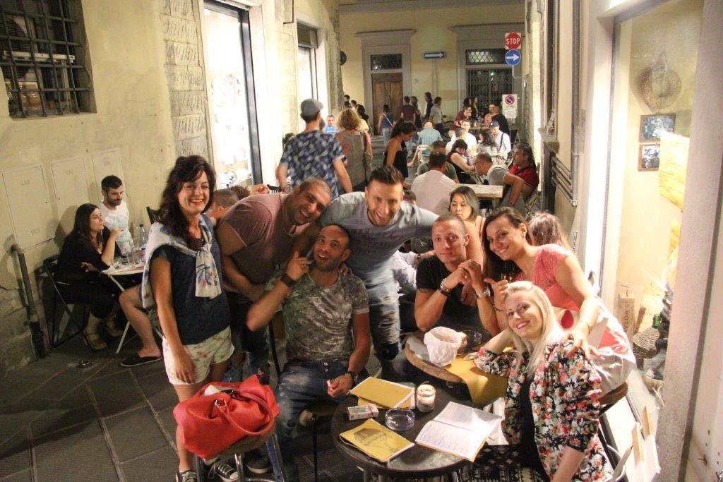 Sarà l'estate dei tavolini nelle vie e nelle piazze