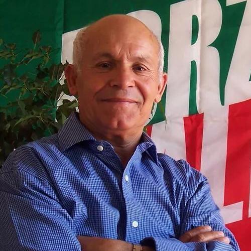 Sinnai, ha un infarto mentre tenta di domare un rogo: muore un ex politico