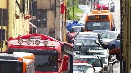 Traffico ingolfato nell’imbuto di Capostrada