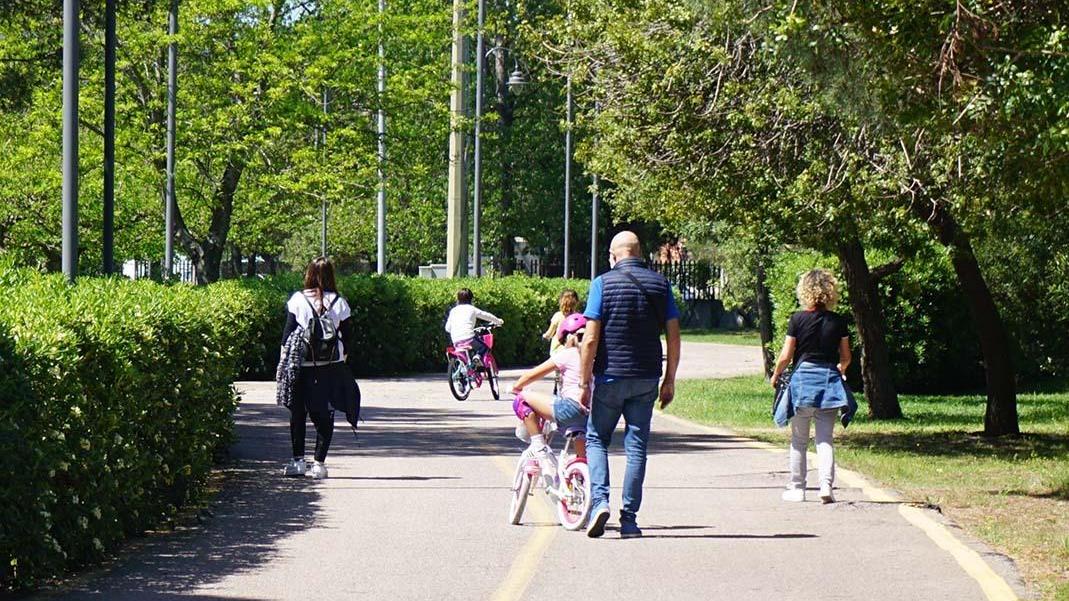 Troppa gente senza mascherina il parco rischia di essere chiuso