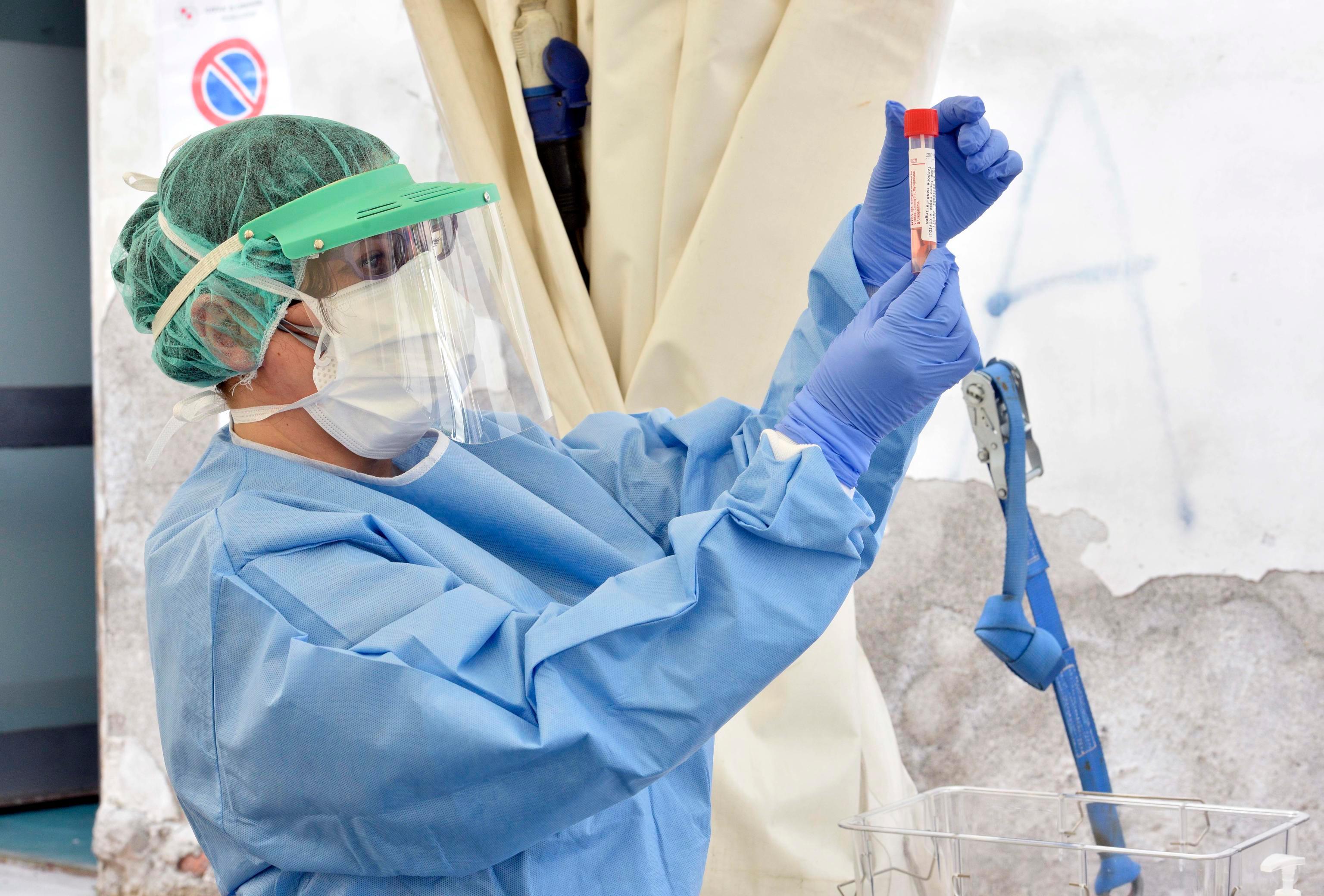 Coronavirus, tamponi: Sardegna maglia nera, se ne fanno troppo pochi