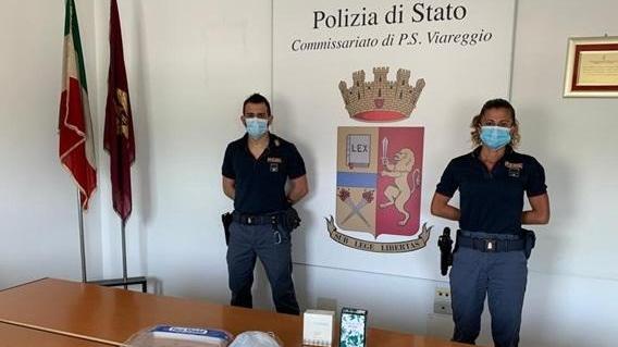 Vendeva mascherine in strada, denunciato 55enne viareggino