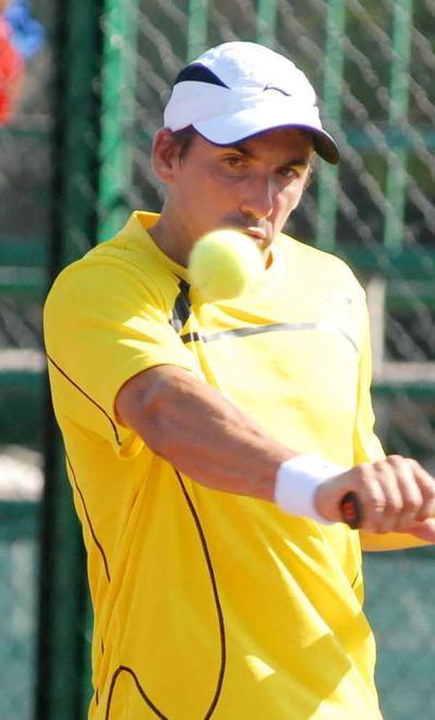 Virgili, Capecchi e gli altri I nostri assi del tennis tra guanti e doccia a casa