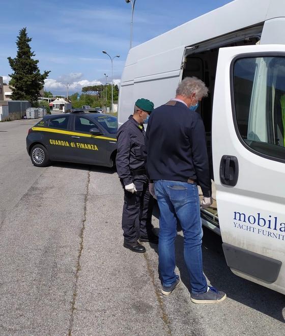 Ritrovato un furgone rubato in Alta Versilia