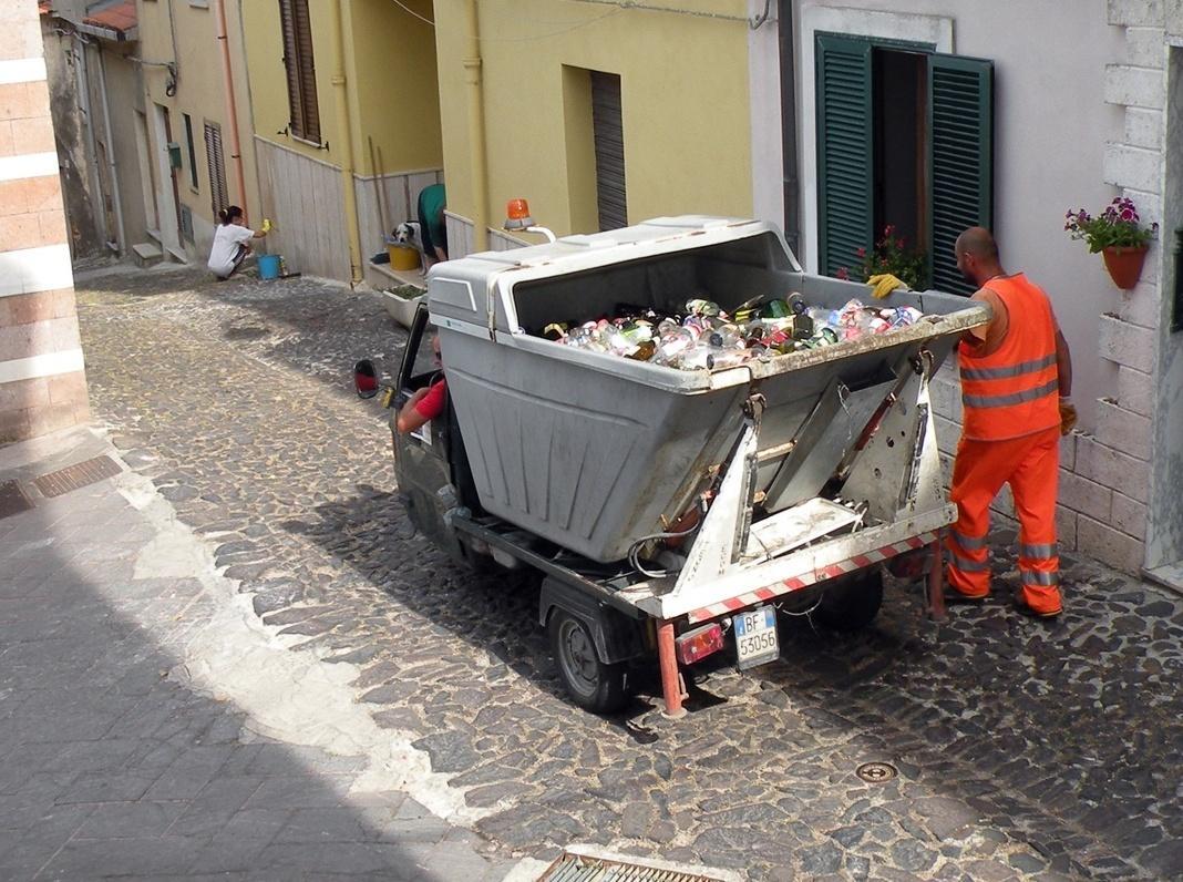 Lunedì riaprono gli ecocentri 