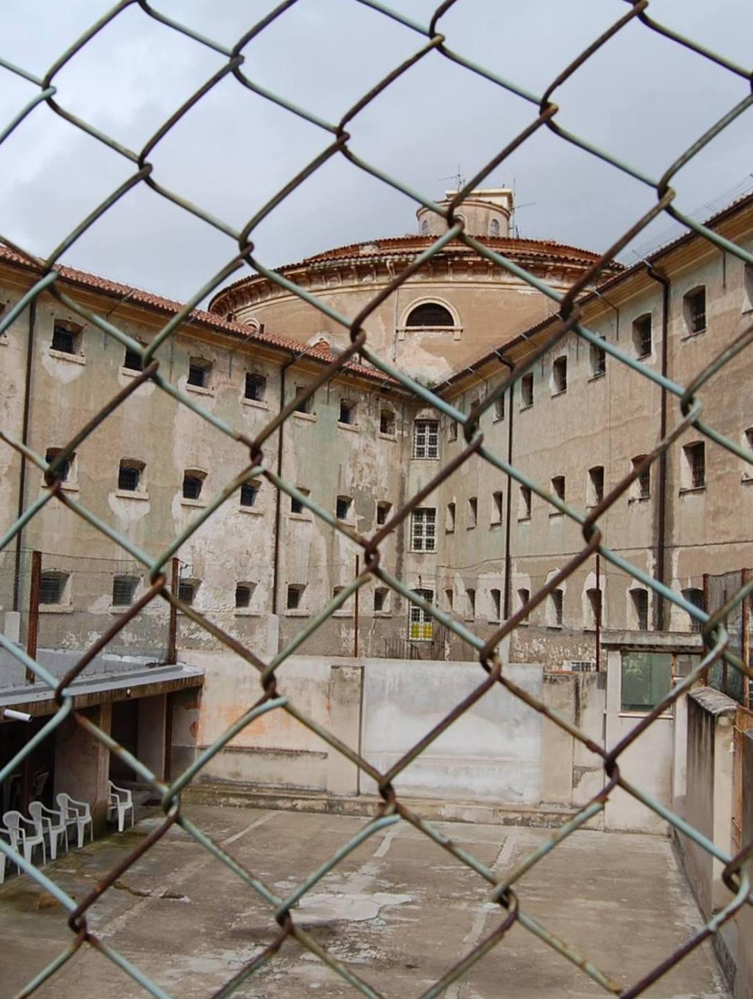 Droga tra le celle di San Sebastiano il 20 maggio la requisitoria