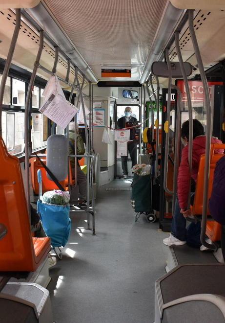 Polemica sui bus, a Livorno si muove il Comune: «Servono più corse e maggiori controlli» 
