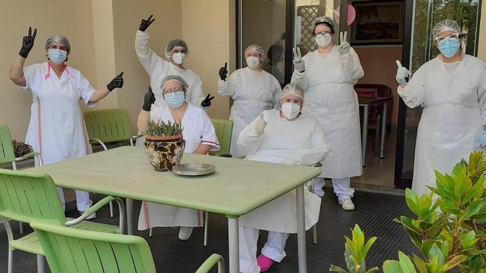 Sorrisi e sollievo nelle Rsa Tutti negativi a Villa Serena