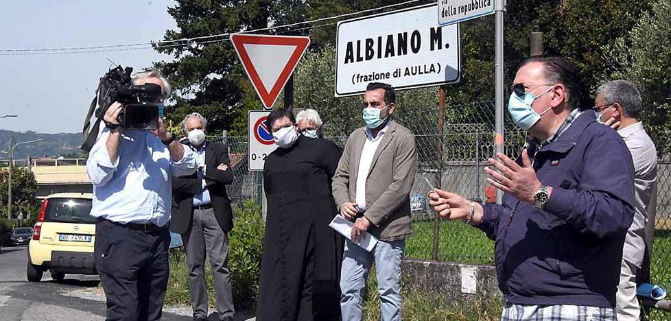 L'incontro nell'area del ponte crollato