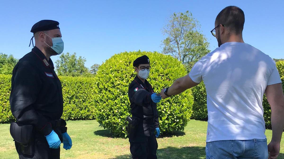 Un controllo dei carabinieri in un parco della provincia di Reggio Emilia