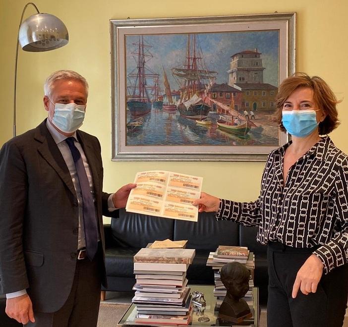 Buoni spesa donati dal Rotary ai sette Comuni della Versilia