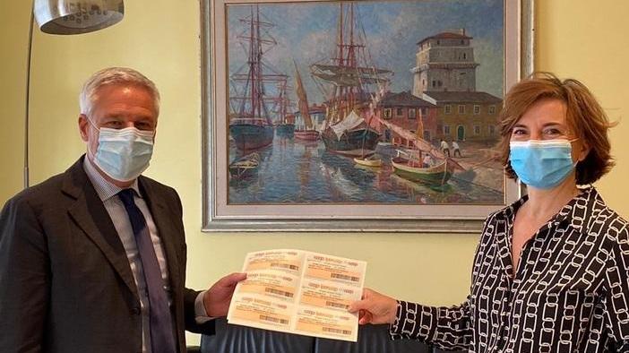 Buoni spesa donati dal Rotary ai sette Comuni della Versilia