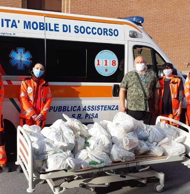 Pacchi spesa alle comunità tunisina e brasiliana
