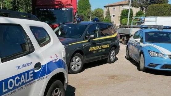 Spacciavano cocaina nell’officina di famiglia