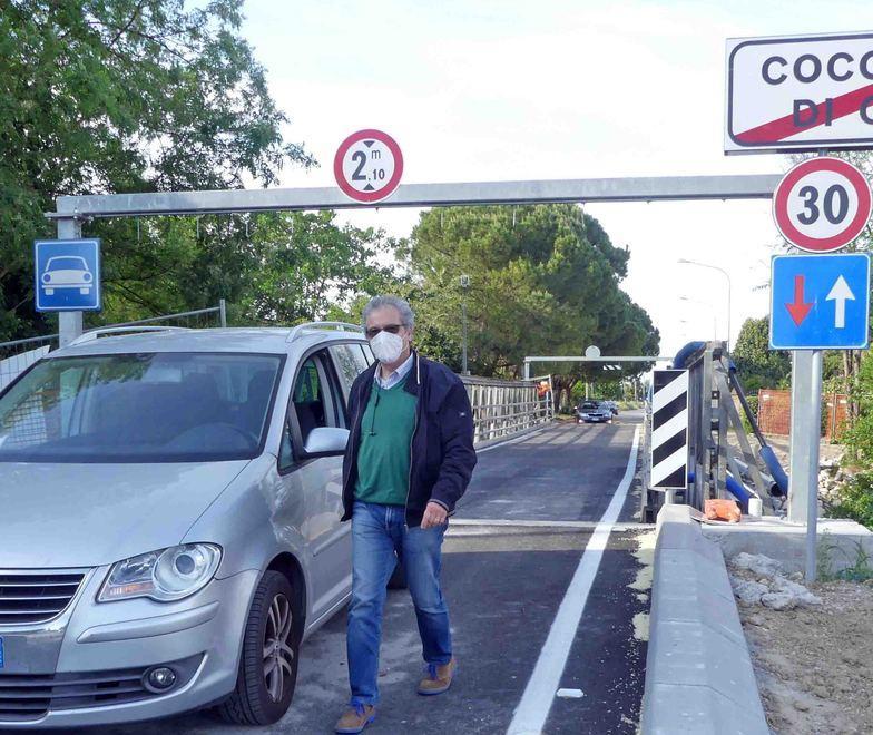 Riaperto il ponte Bailey e in via Golena si festeggia