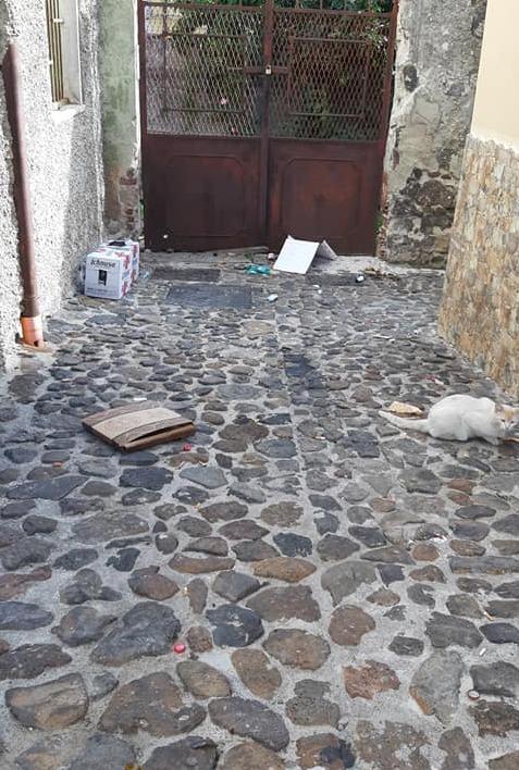 Giovani senza regole, la denuncia del parroco