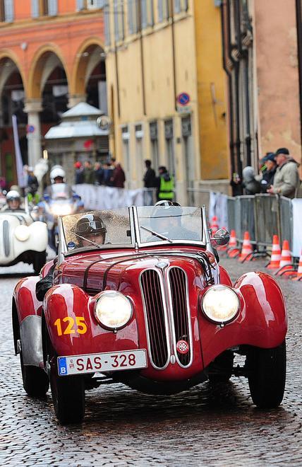 Modena Motor Valley Fest 2020 / «Riaccendiamo i motori» Il futuro dell’auto corre sulla pista online di Modena
