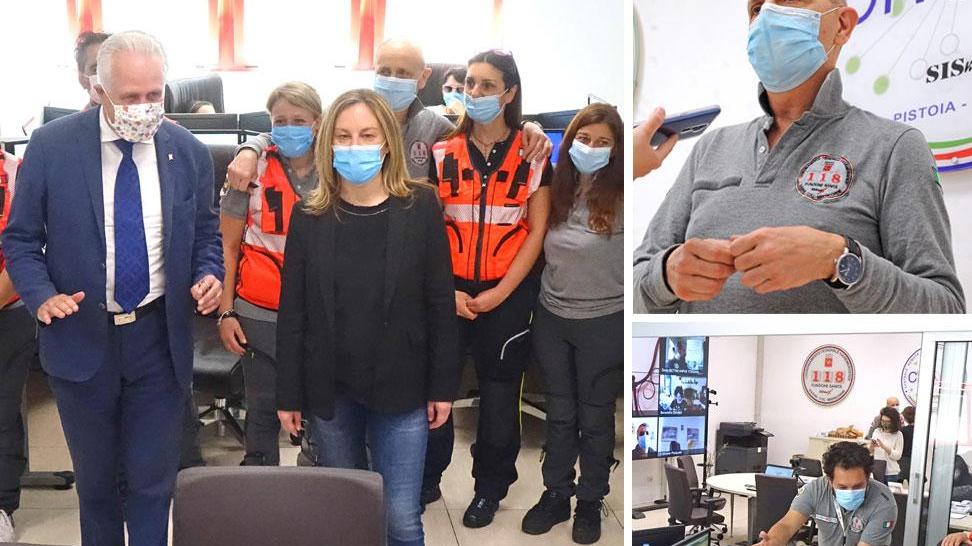 Il presidente del consiglio regionale Giani e l’assessore Fratoni alla Cross; a destra: il direttore Paolini e gli operatori (Foto Gori)