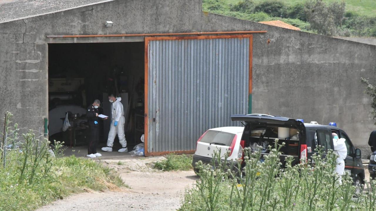 Allevatore di 36 anni ucciso a fucilate in un'azienda agricola di Genoni 