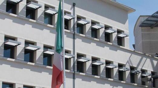 Omaggio all’agente ucciso