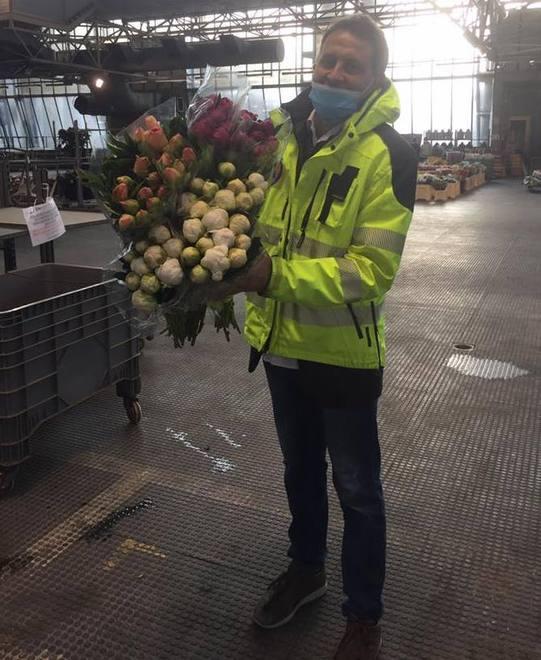 Aziende e negozi di fiori oggi aperti per i regali