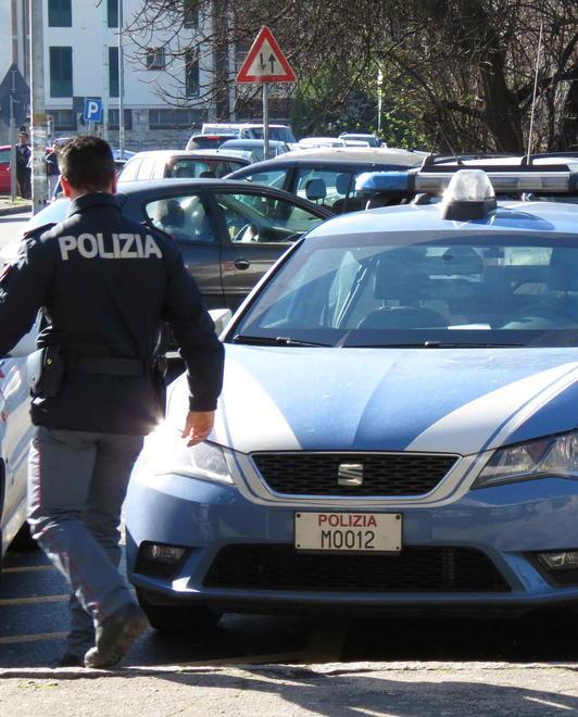 Corriere della droga fermato nel parcheggio dell’Esselunga 
