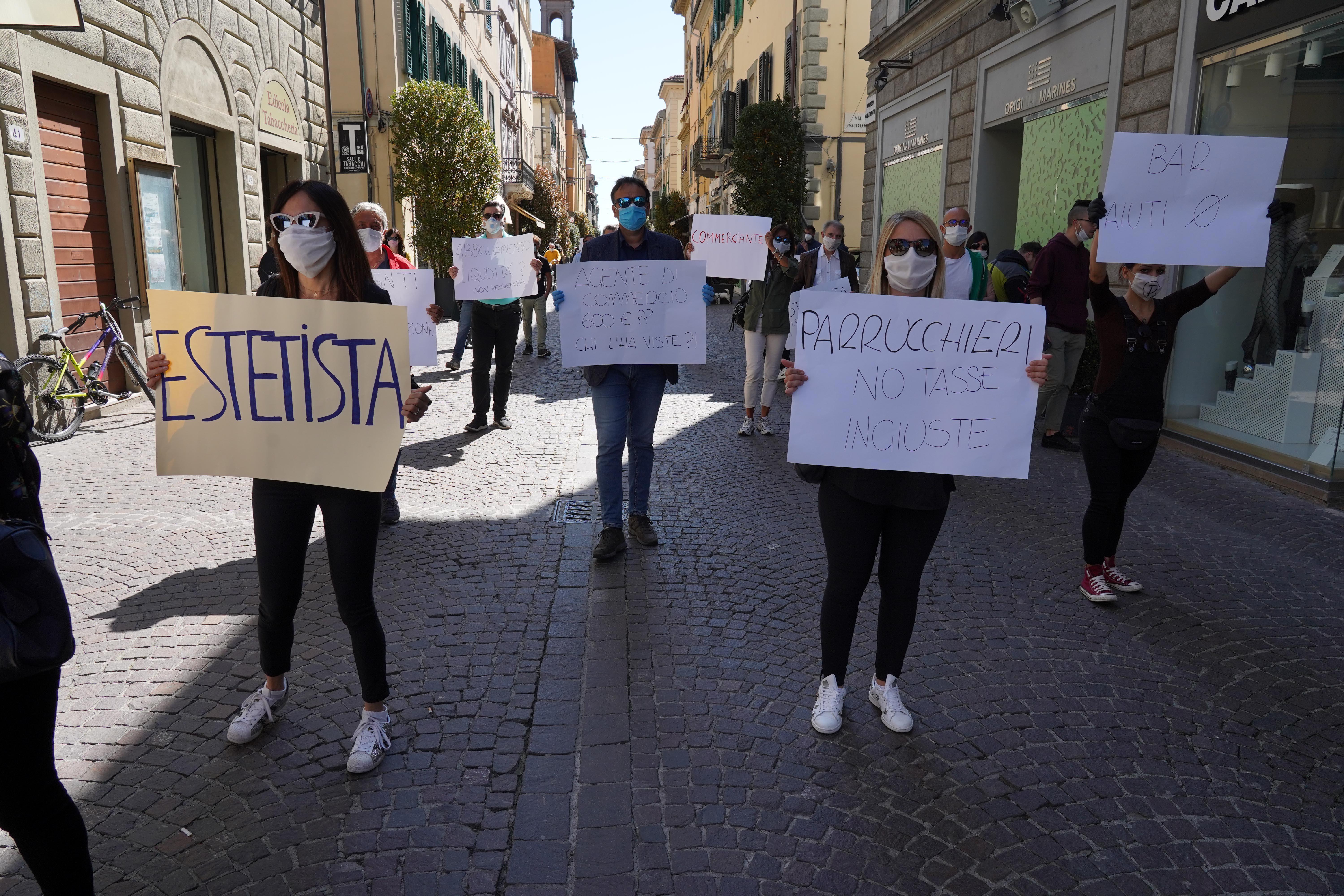 Il popolo delle partite Iva scende in piazza: "Strangolati dalle tasse" 