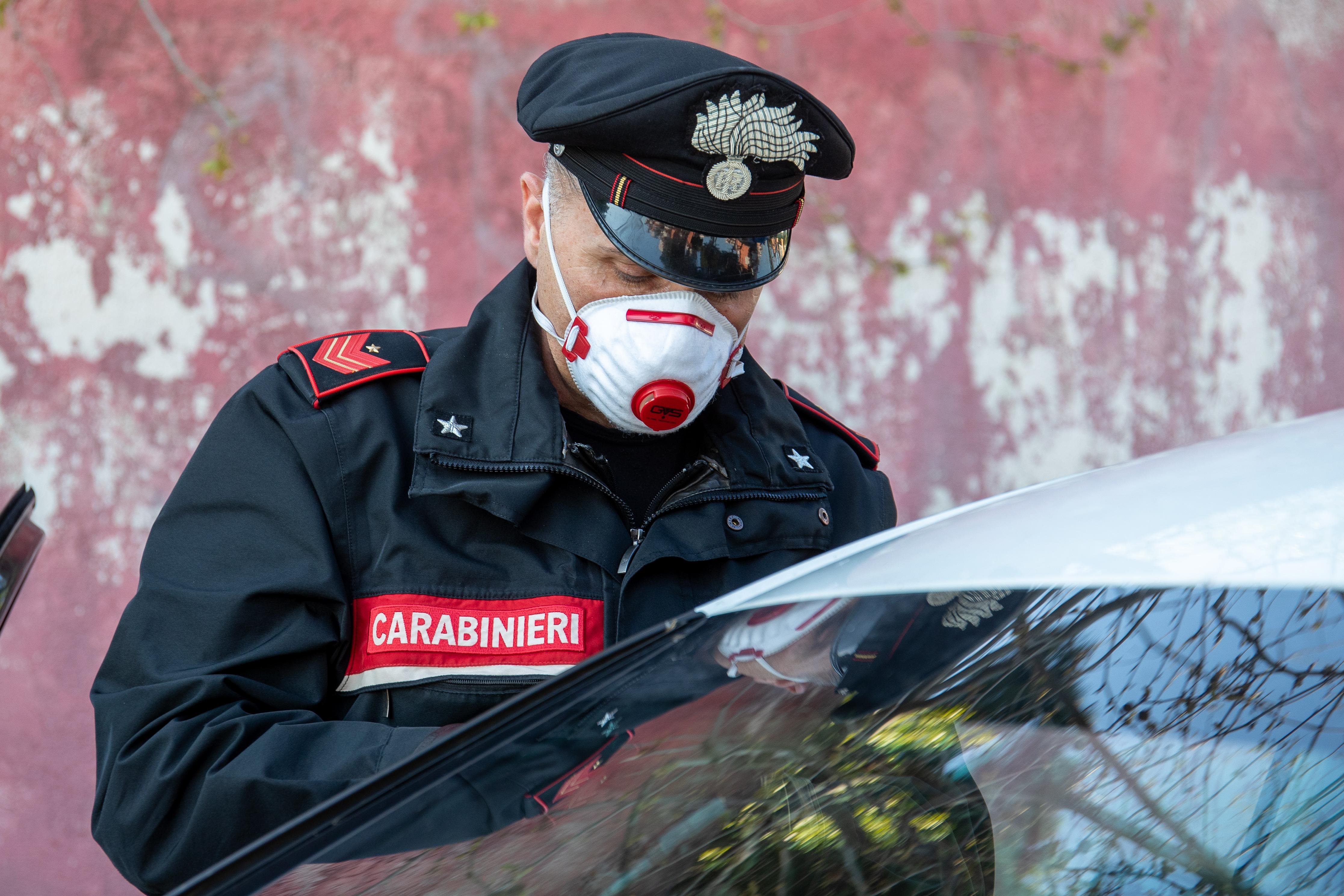 Tenta di strangolare la compagna, arrestato nel Bolognese