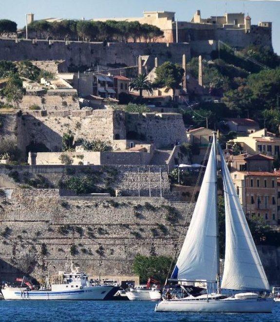 Turisti solo con il certificato L’Elba punta sul Covid-free 