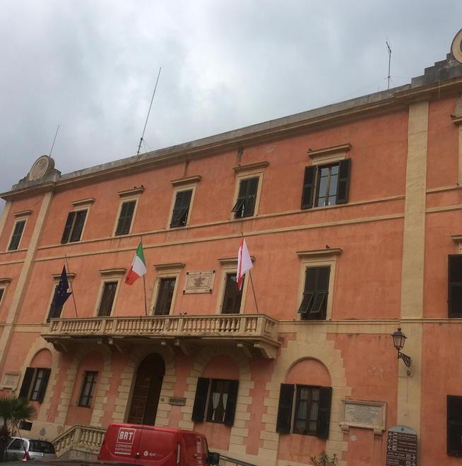Le carte di identità in scadenza valide fino al 31 agosto