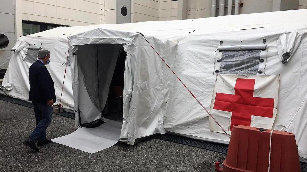 Controlli per la febbre e sale d’attesa esterne: la Fase 2 alla “Monasterio”