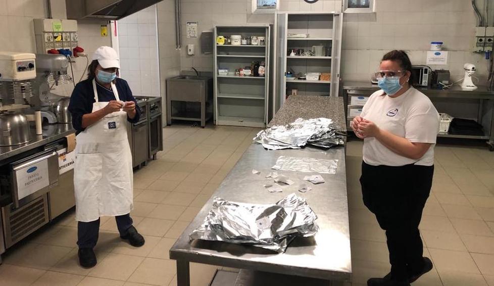 Il Martini cucina pasti da consegnare a Caritas e Banco Alimentare
