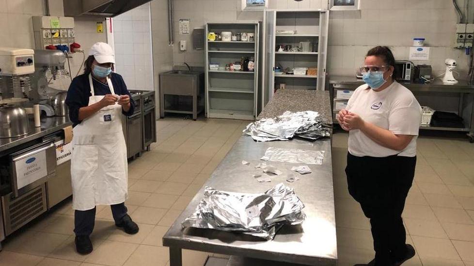 Il Martini cucina pasti da consegnare a Caritas e Banco Alimentare
