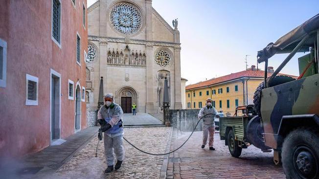 L'Esercito sanifica le chiese di Roma