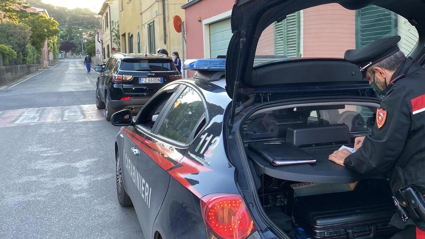 Mamma e bimba investite, trovato l’autista fuggito